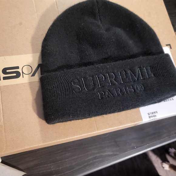 Supreme Paris Beanie 19 RARE - Picture 1 of 3